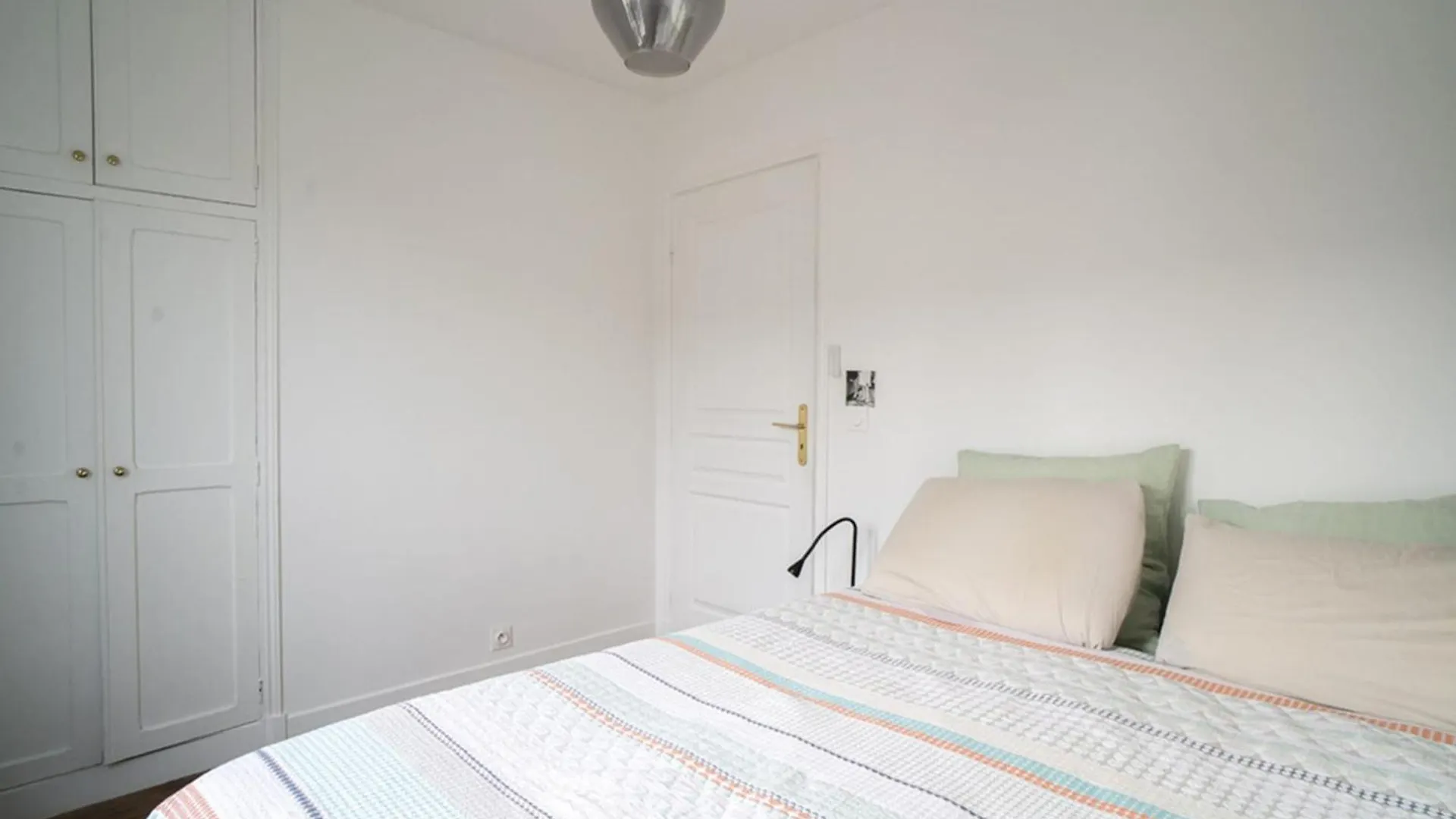 Nice Appartment Near Buttes Chaumont Paris Fransa